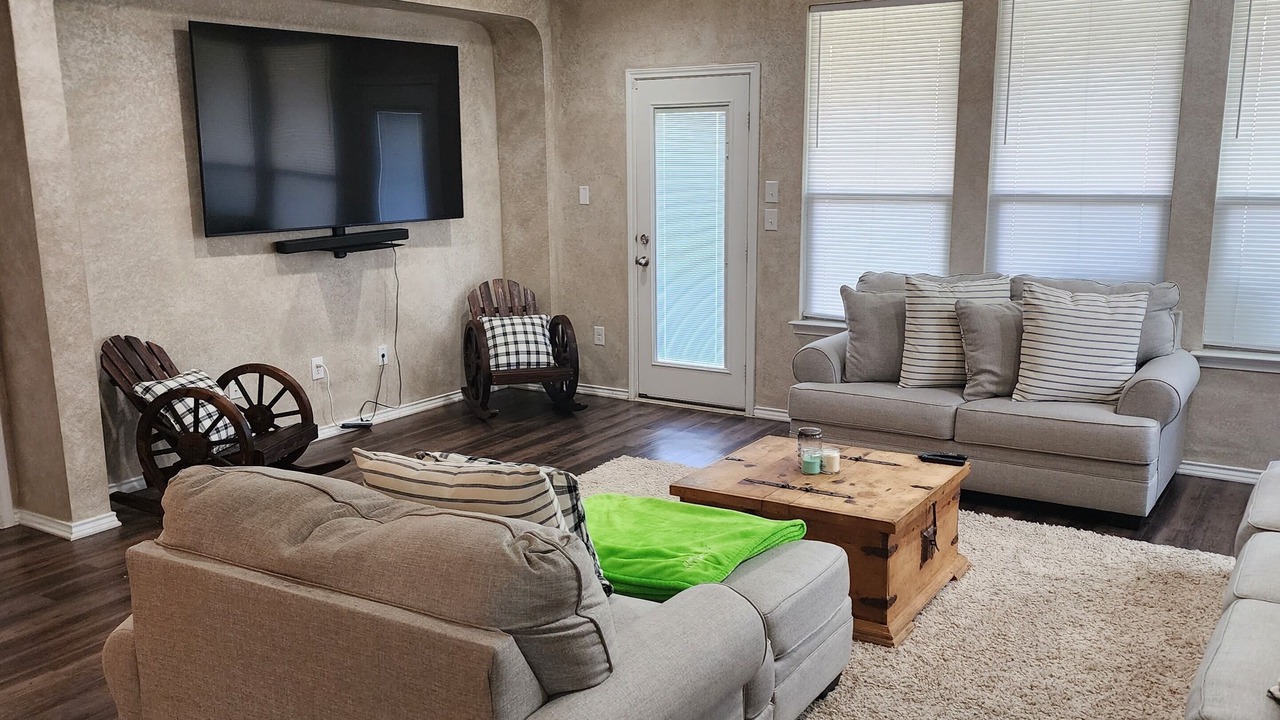 Photo of Livingroom in Converse