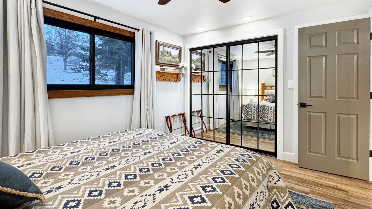 Photo of Bedroom in Cascade