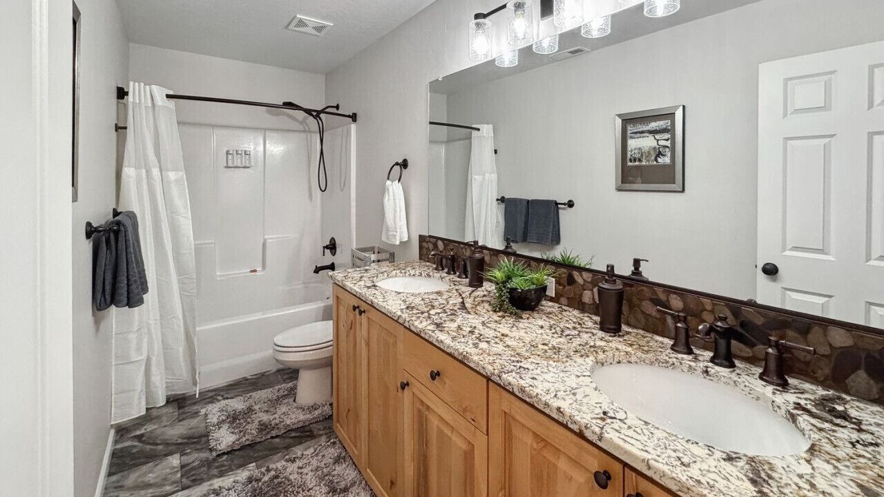 Photo of Bathroom in Donnelly
