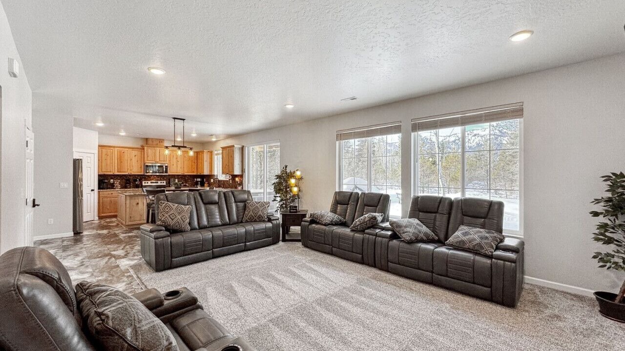 Photo of Livingroom in Donnelly