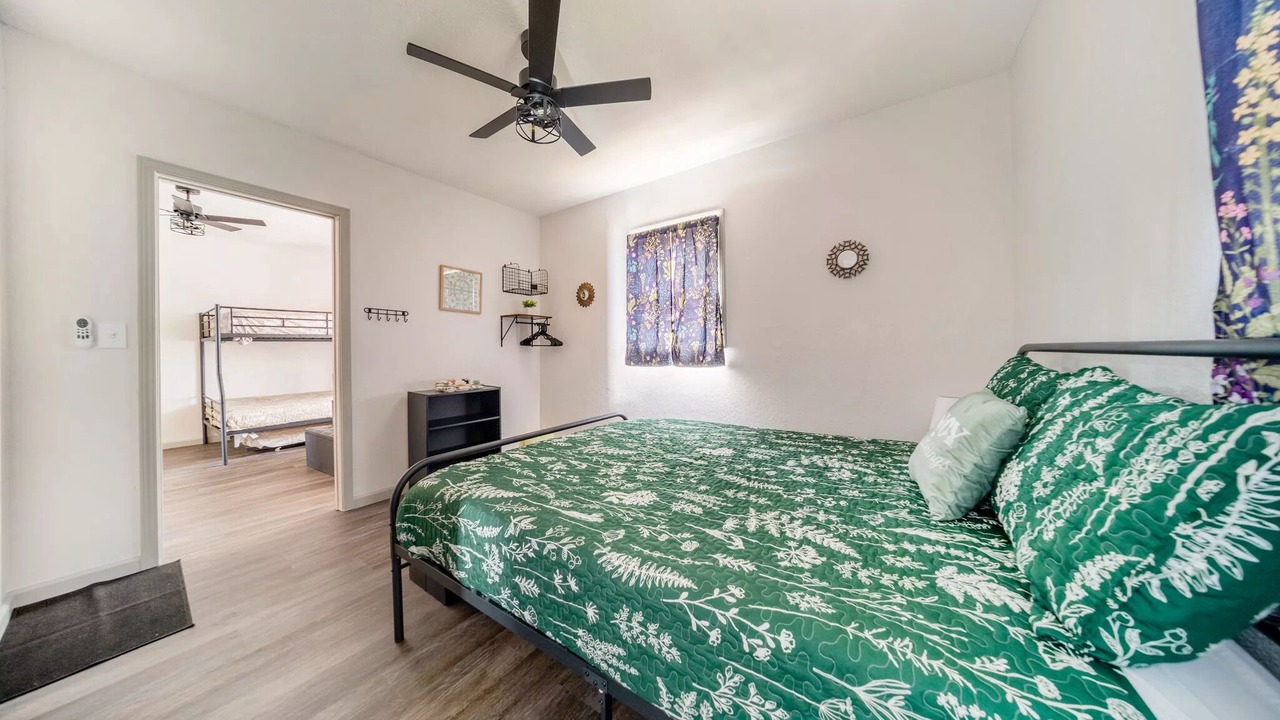 Photo of Bedroom in Cuyahoga Falls