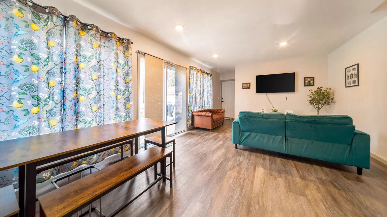 Photo of Livingroom in Cuyahoga Falls