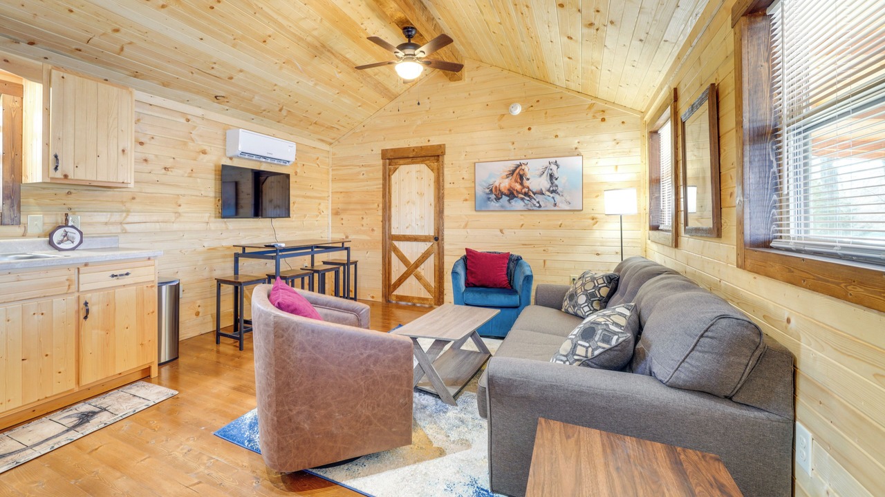 Photo of Livingroom in La Grange