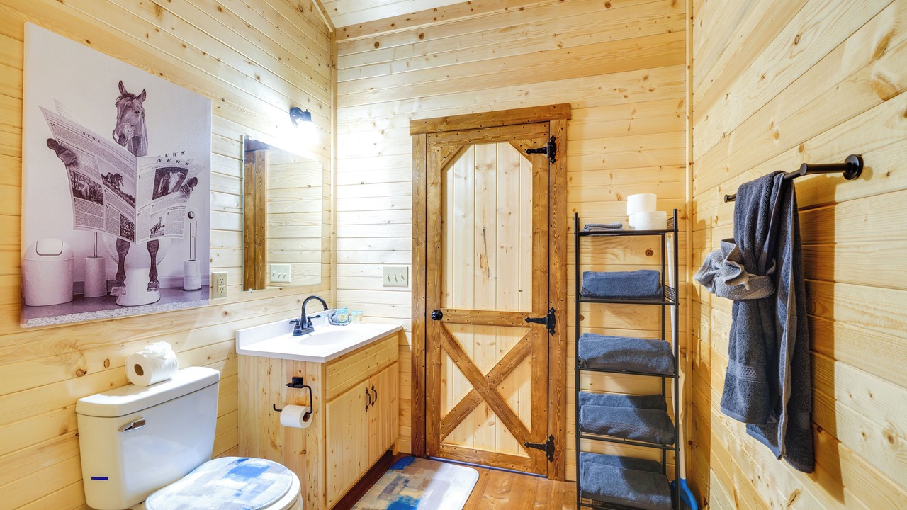 Photo of Bathroom in La Grange