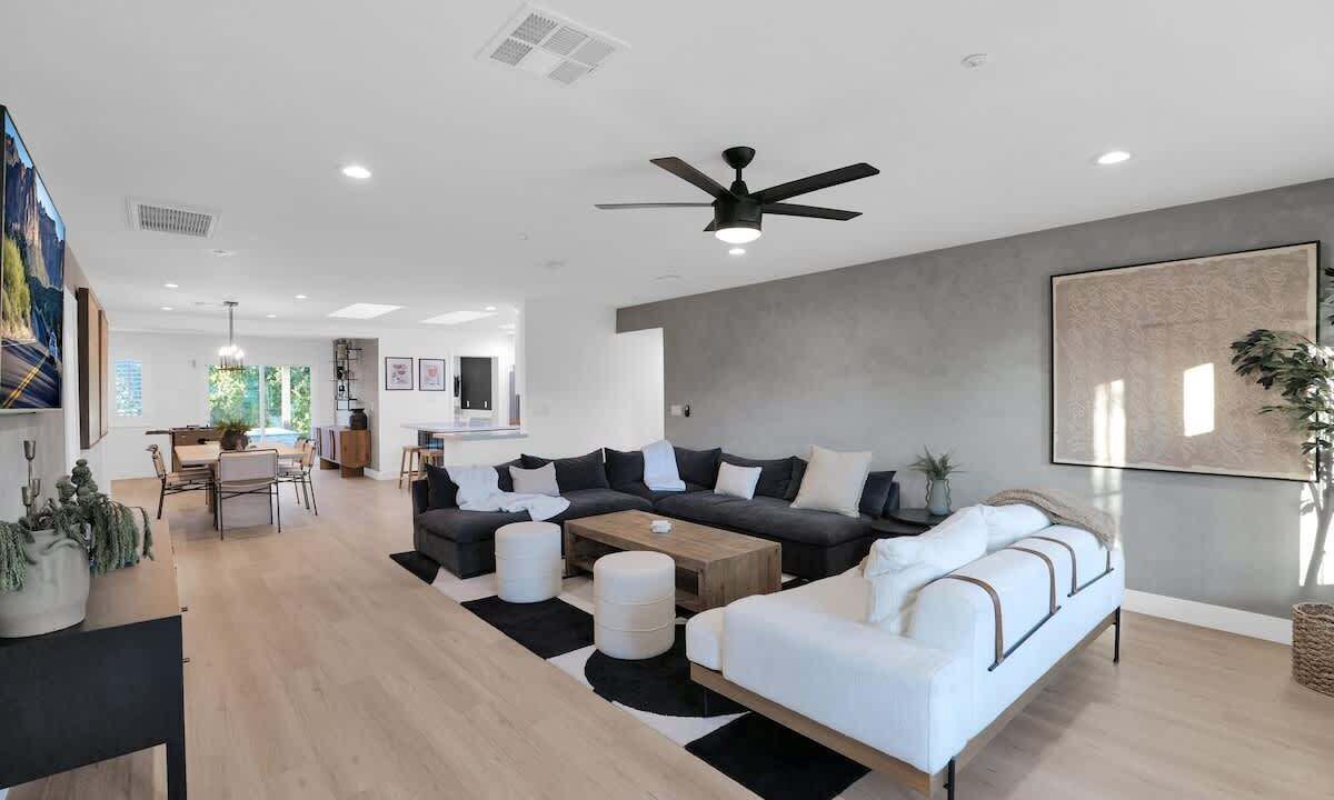 Photo of Livingroom in Scottsdale Estates Nine