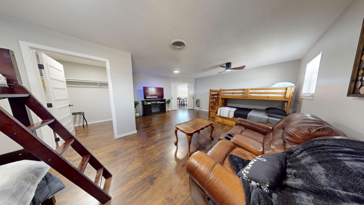 Photo of Livingroom in Davis