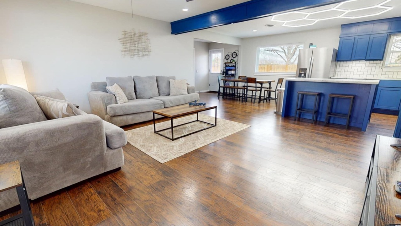 Photo of Livingroom in Davis