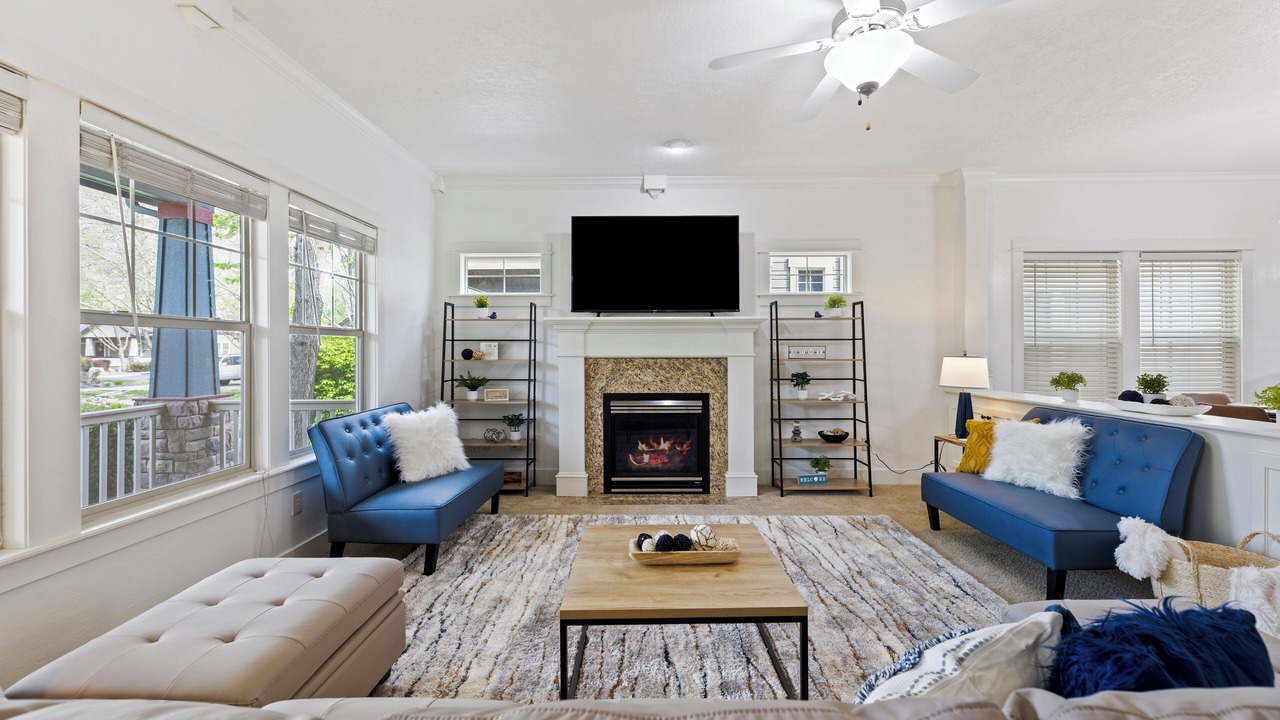 Photo of Livingroom in Eagle