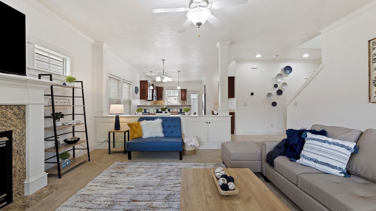 Photo of Livingroom in Eagle