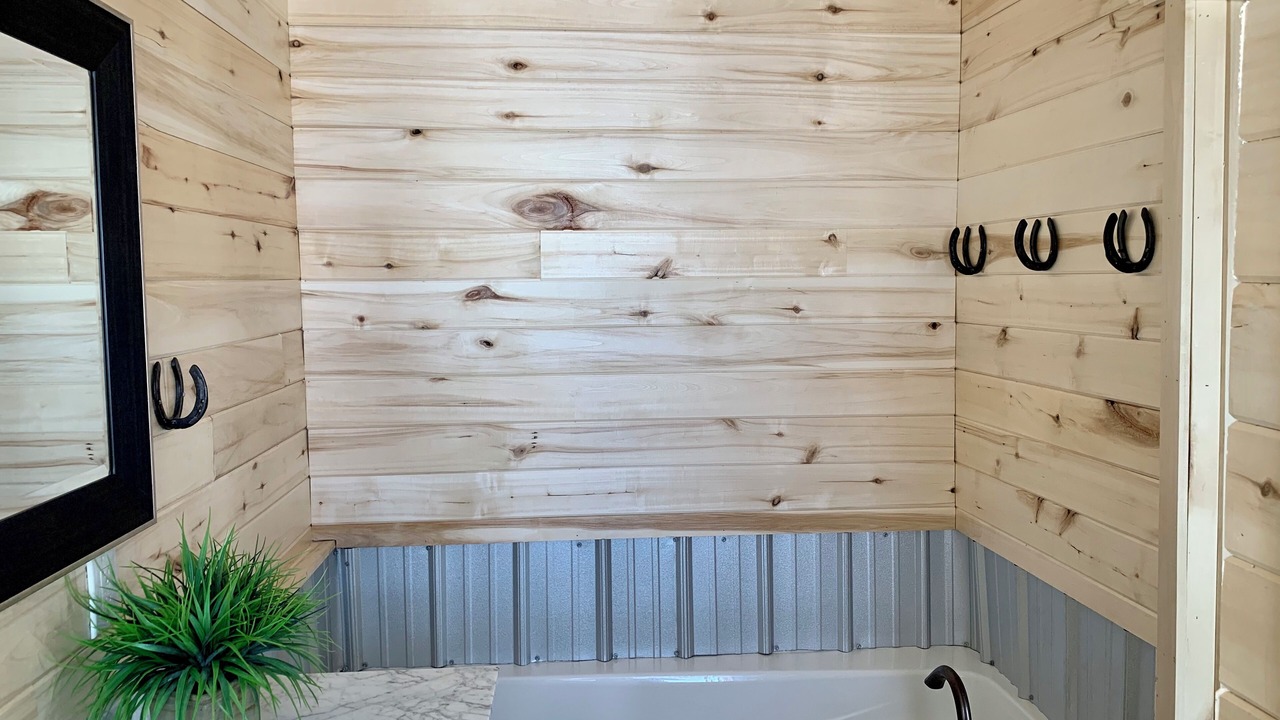 Photo of Bathroom in Island Park