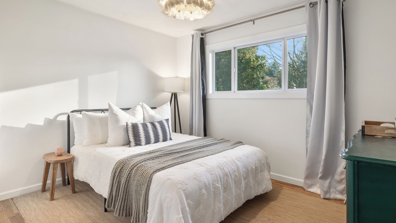 Photo of Bedroom in Edmonds