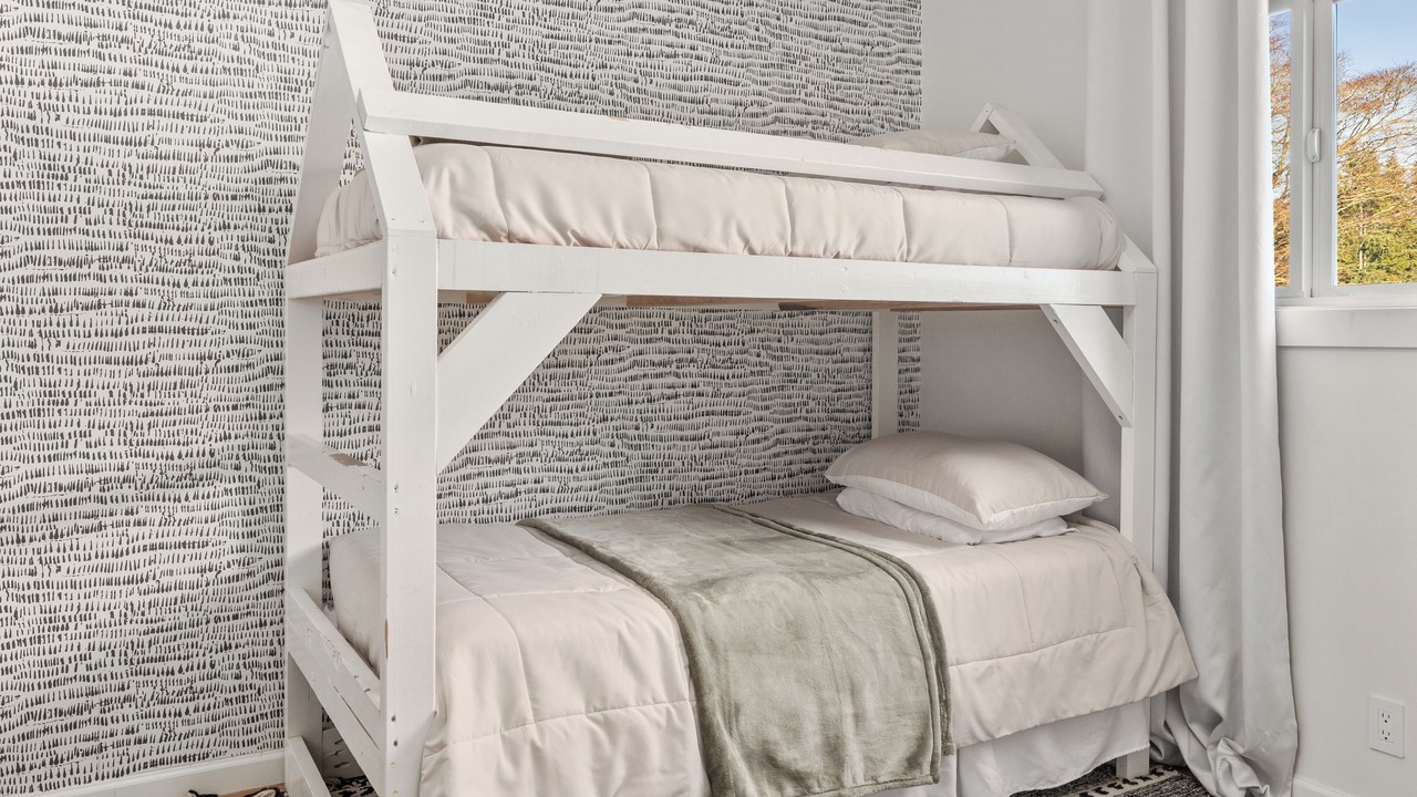 Photo of Bedroom in Edmonds