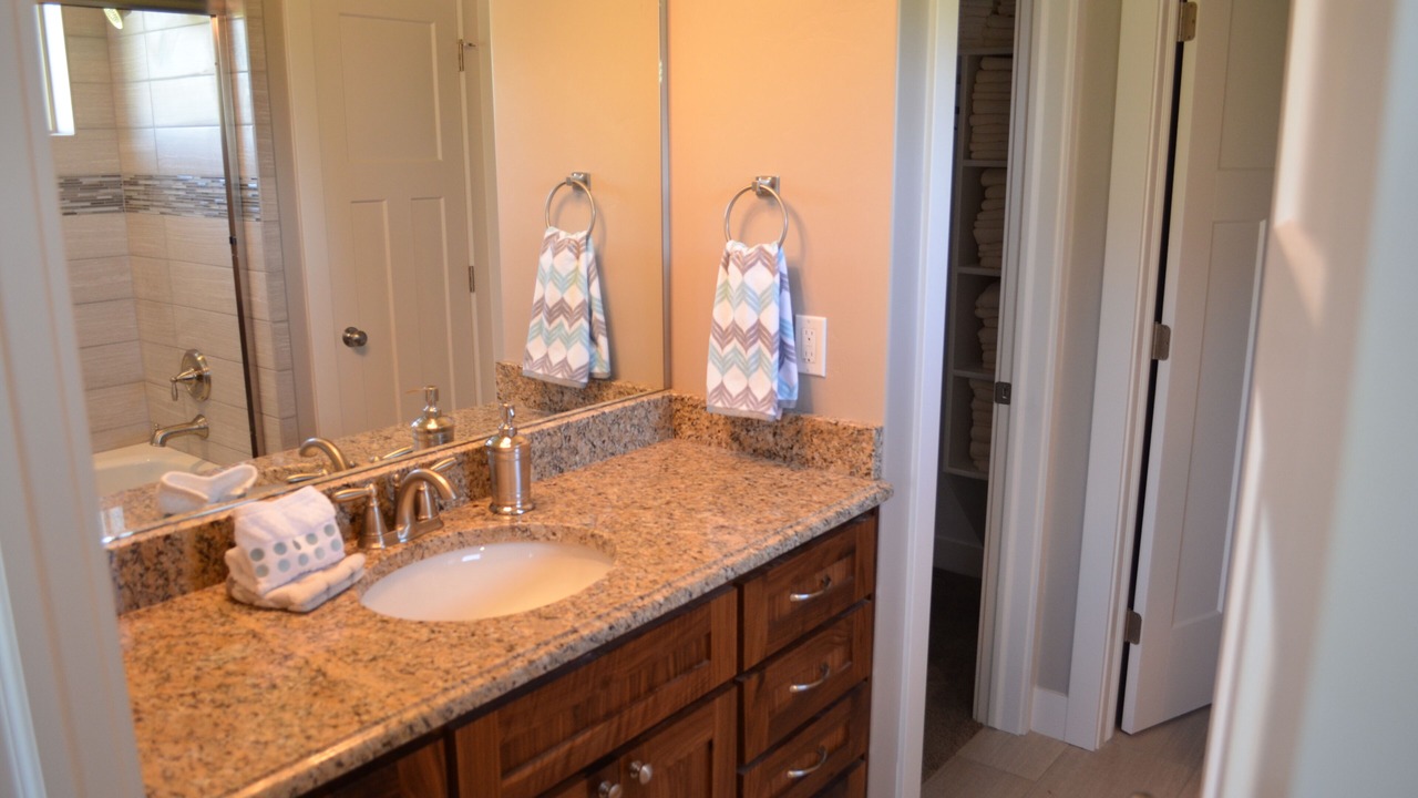 Photo of Bathroom in Garden City