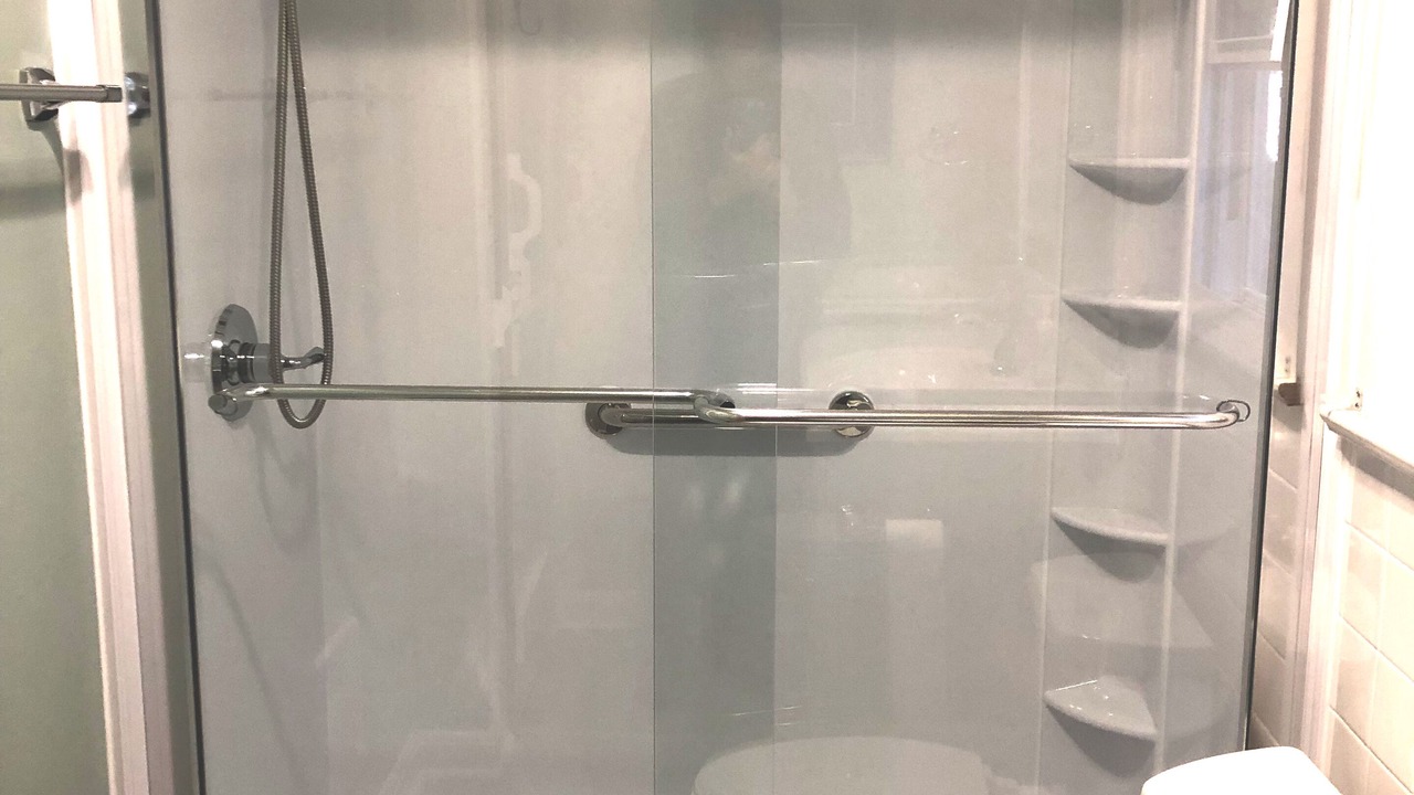 Photo of Bathroom in Laurel Park