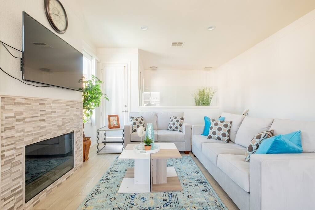 Photo of Livingroom in Crown Point