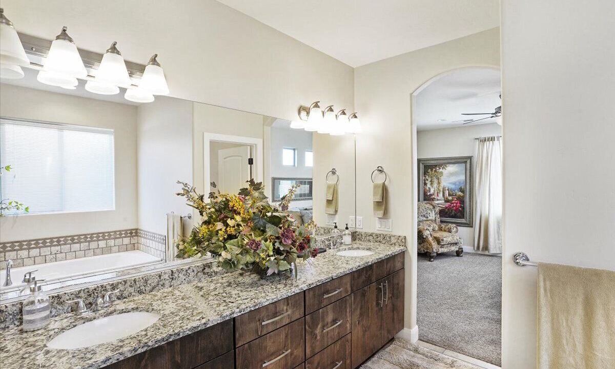 Photo of Bathroom in Hurricane