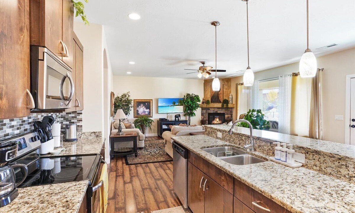 Photo of Kitchen in Hurricane