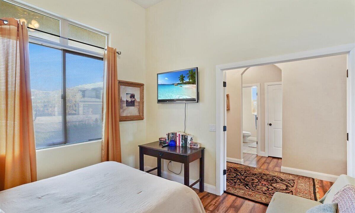 Photo of Bedroom in Hurricane