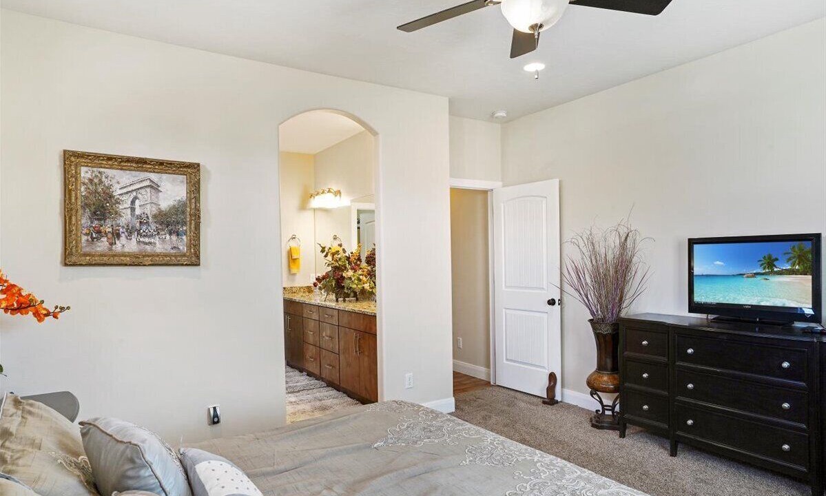 Photo of Bedroom in Hurricane