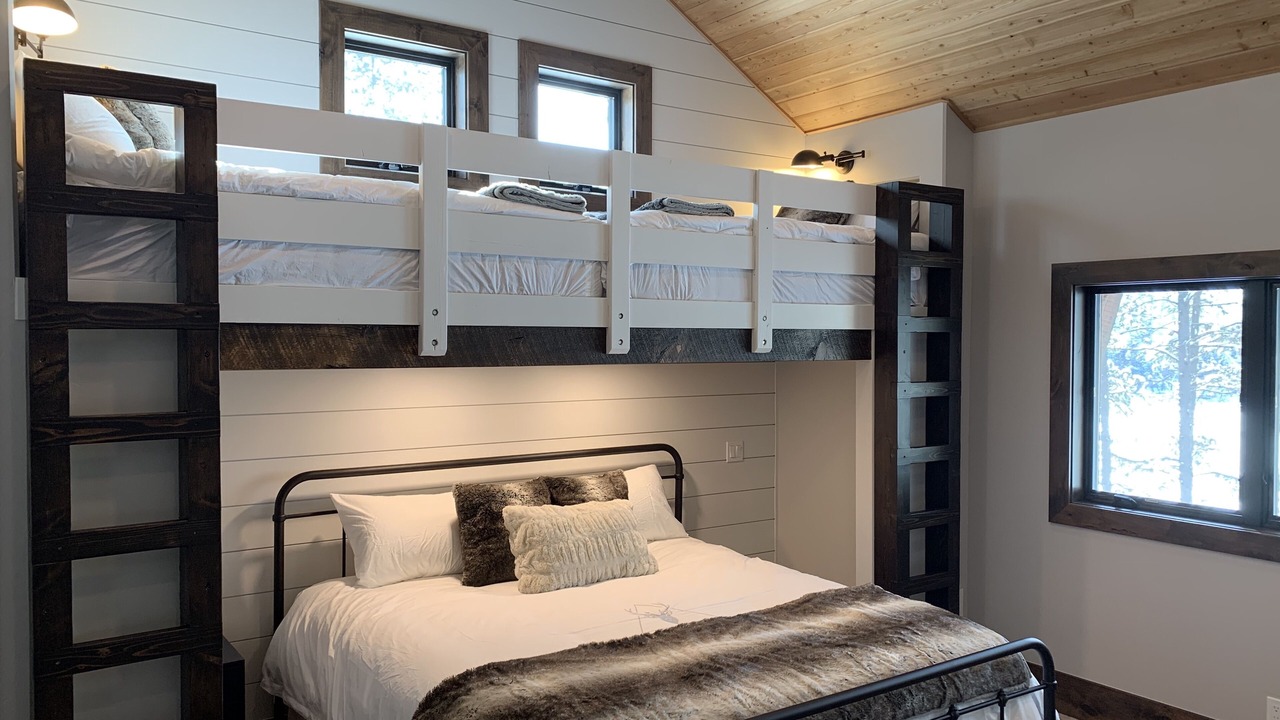 Photo of Bedroom in Island Park