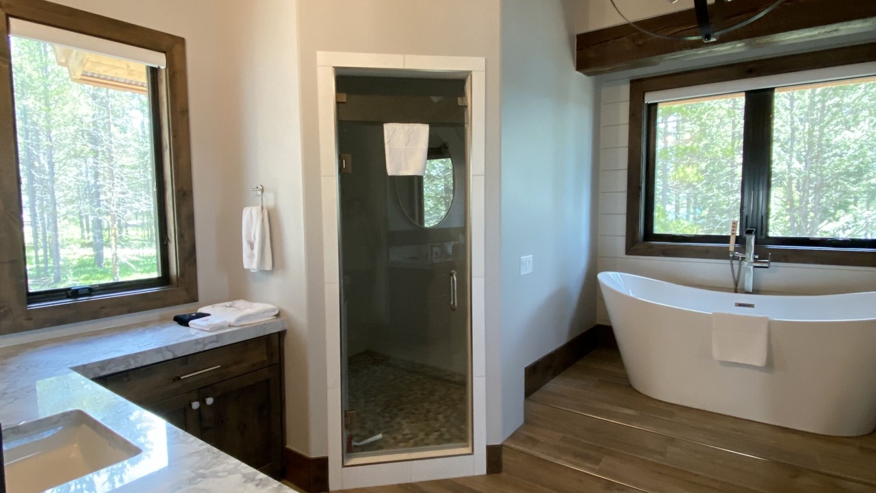 Photo of Bathroom in Island Park