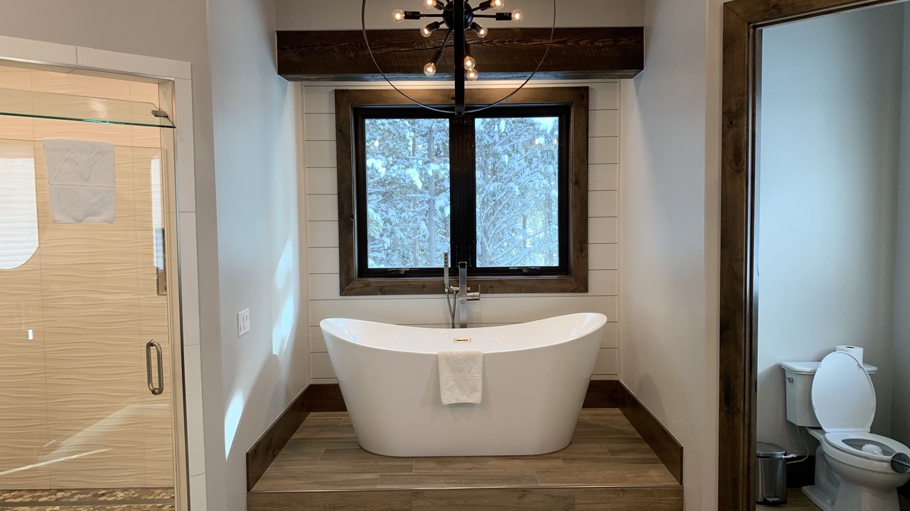 Photo of Bathroom in Island Park