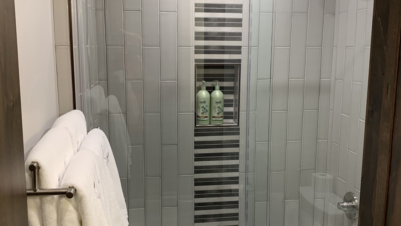 Photo of Bathroom in Island Park