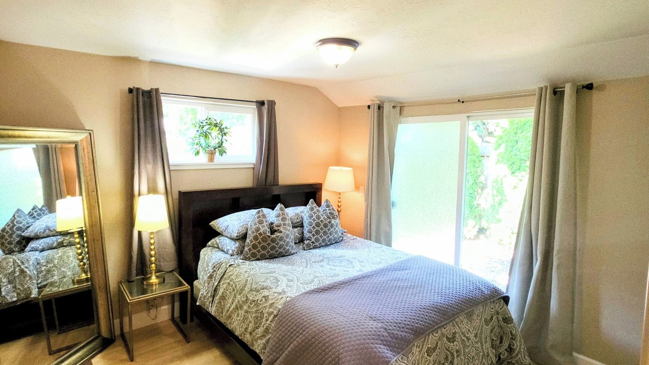 Photo of Bedroom in Garden District