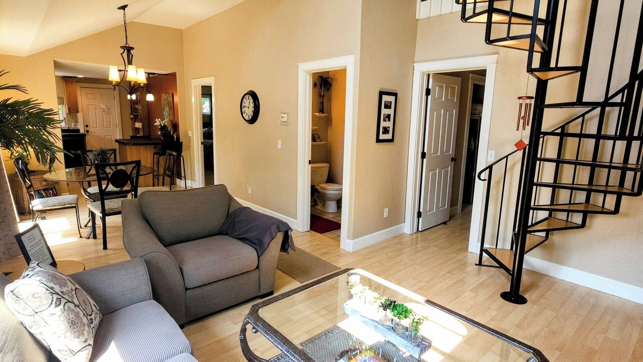 Photo of Livingroom in Garden District