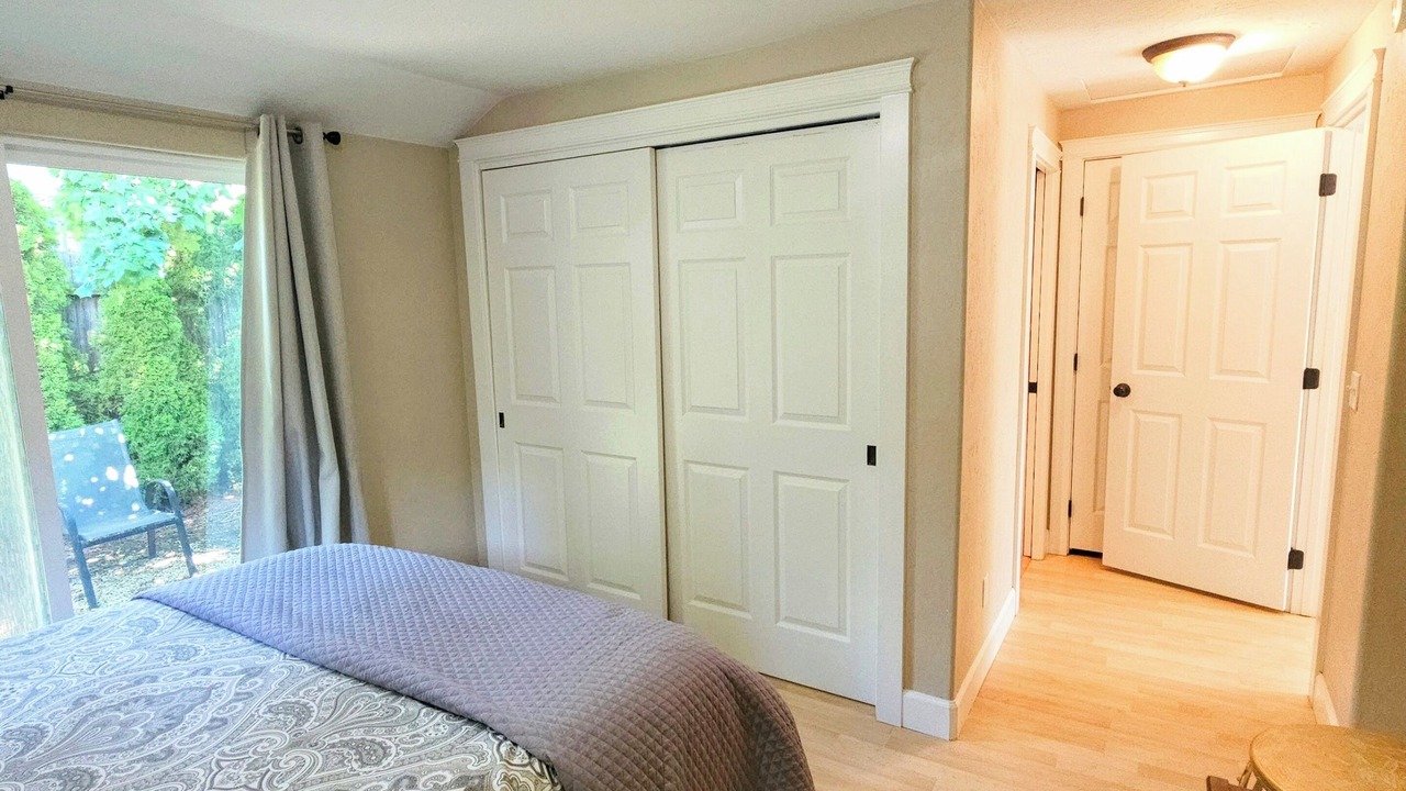 Photo of Bedroom in Garden District