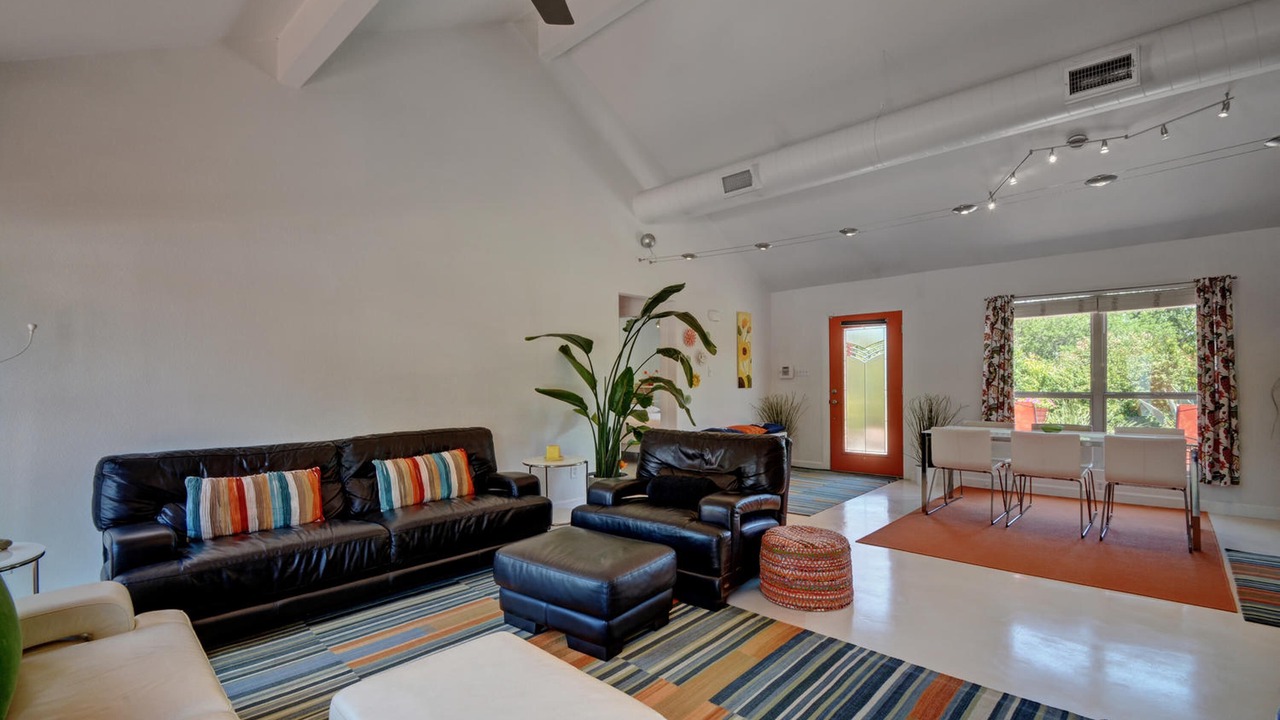 Photo of Livingroom in Kyle