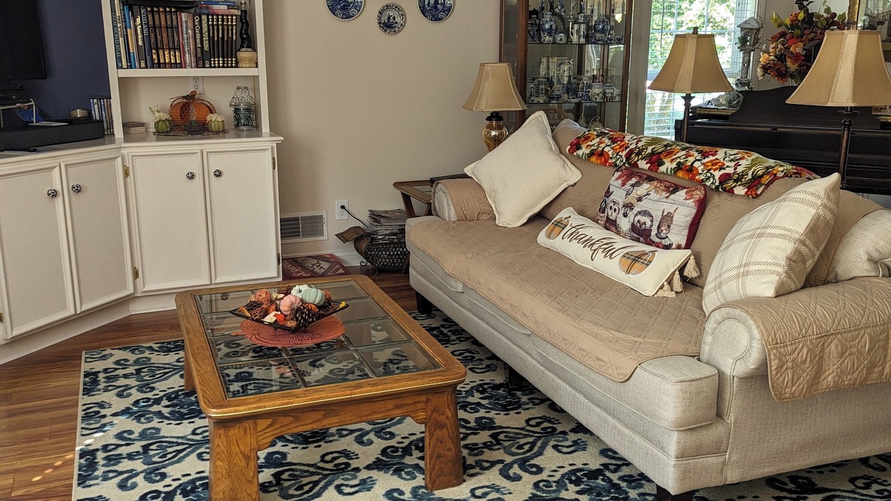 Photo of Livingroom in Jeffersontown