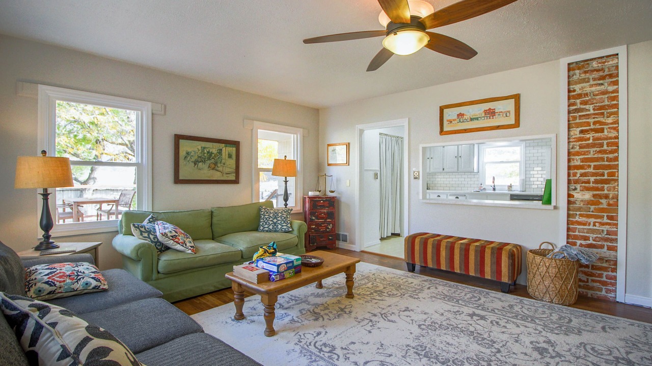 Photo of Livingroom in Huntington