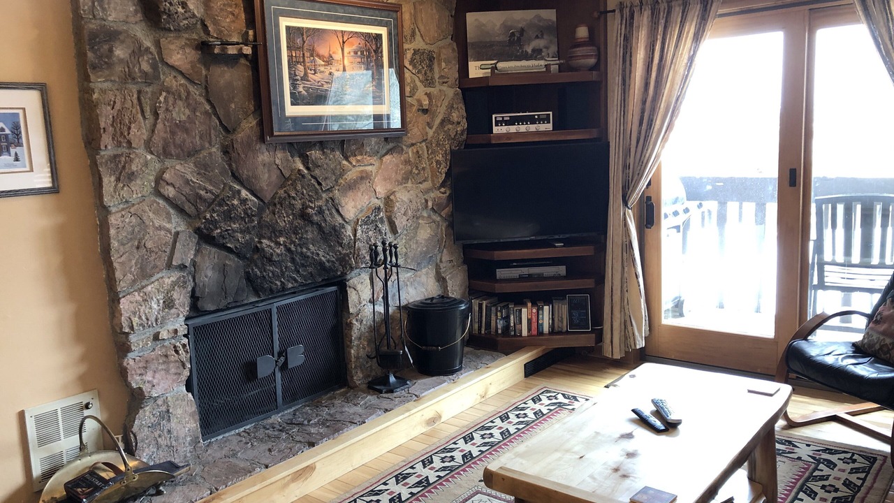 Photo of Livingroom in Teton Village