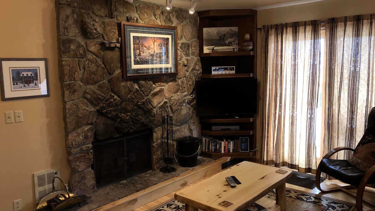 Photo of Livingroom in Teton Village