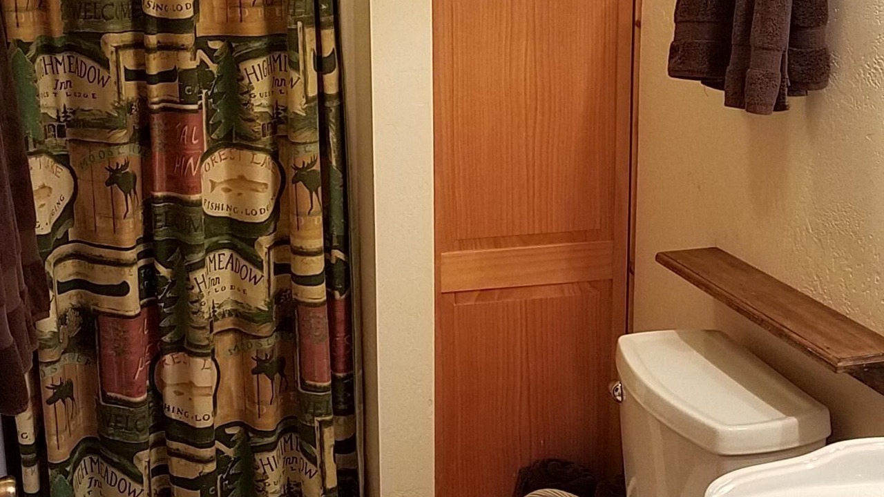 Photo of Bathroom in Gardiner