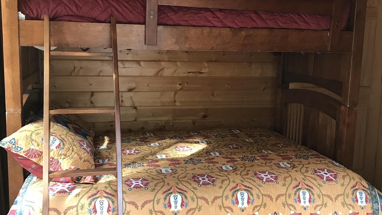 Photo of Bedroom in Cascade