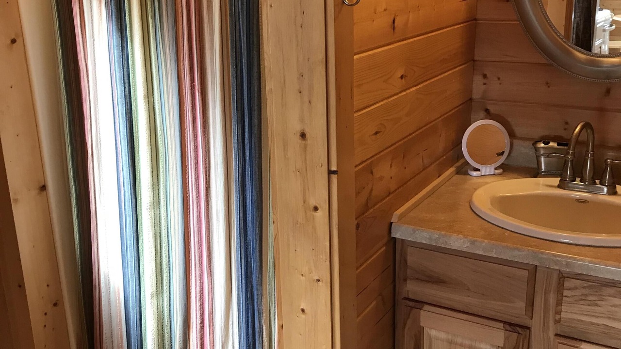Photo of Bathroom in Cascade