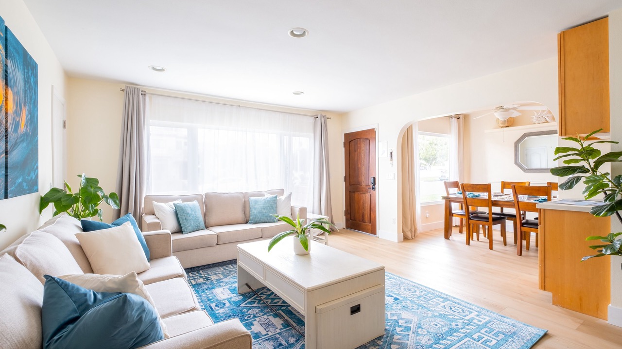 Photo of Livingroom in North Pacific Beach