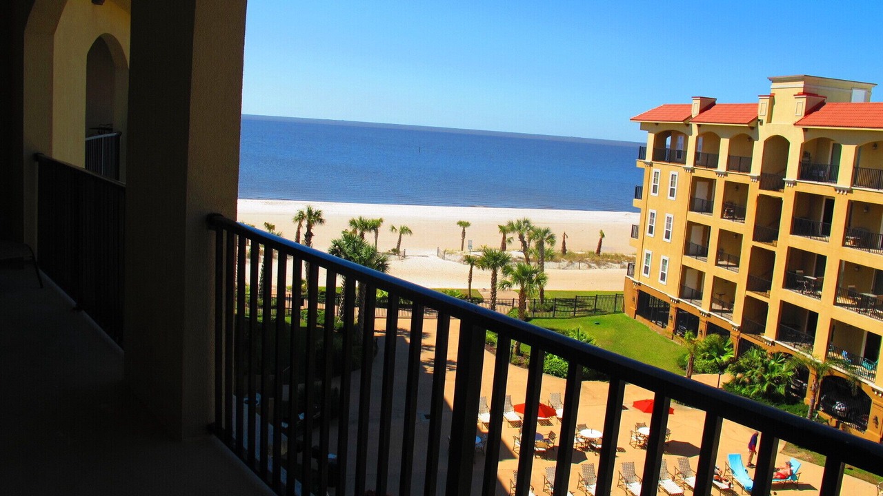 Photo of Patio Balcony in Henderson Point
