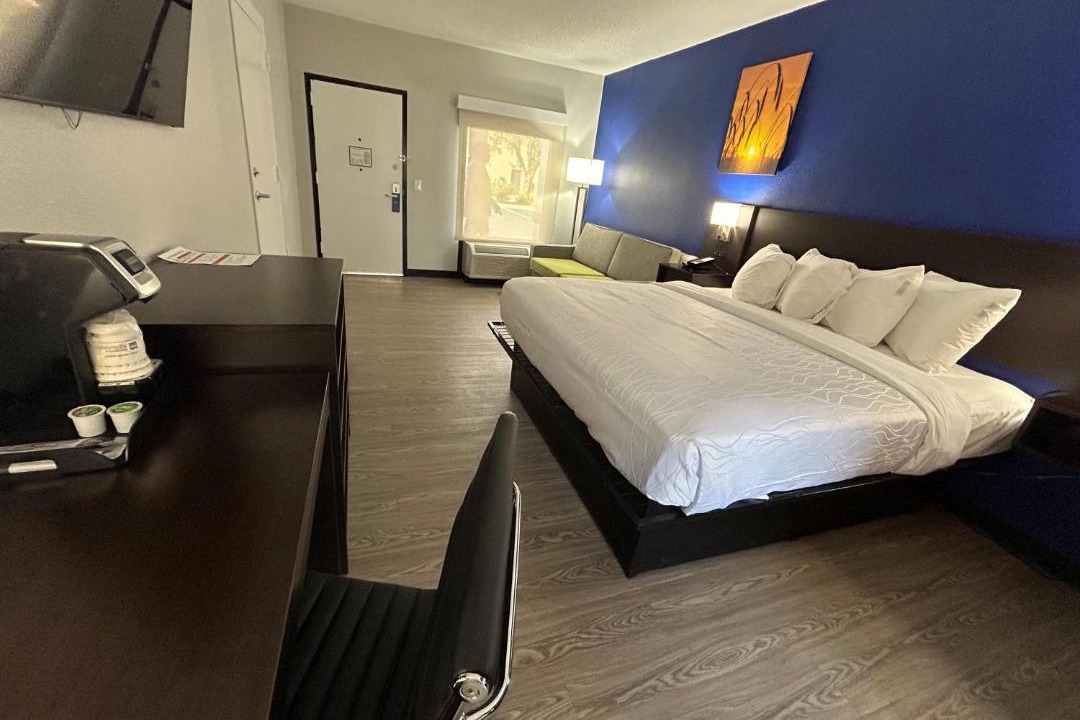 Photo of Bedroom in Rowland