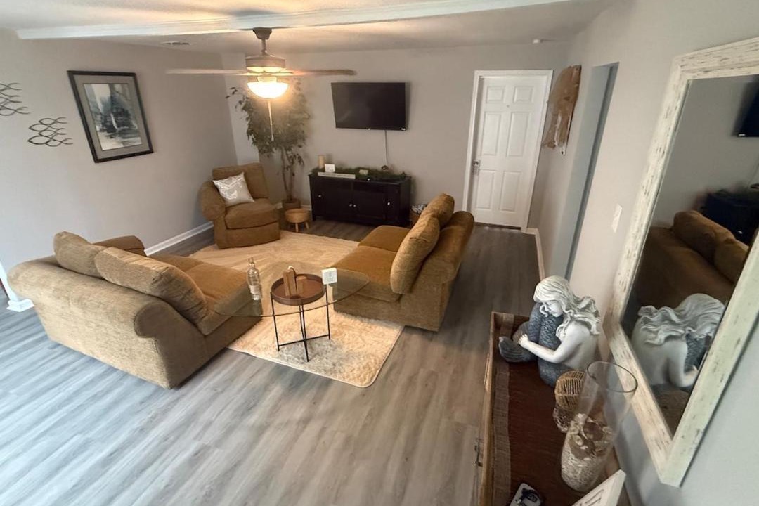 Photo of Livingroom in Clute