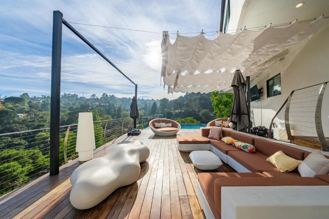 Photo of Others in Hollywood Hills West