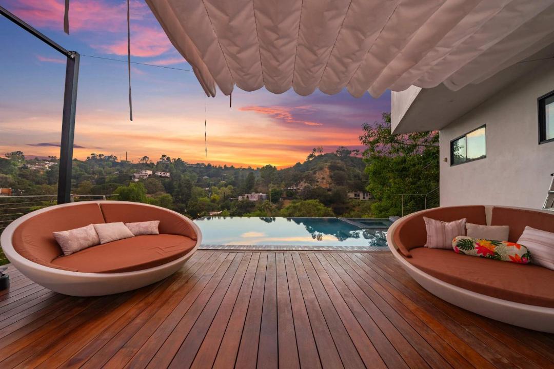 Photo of Others in Hollywood Hills West