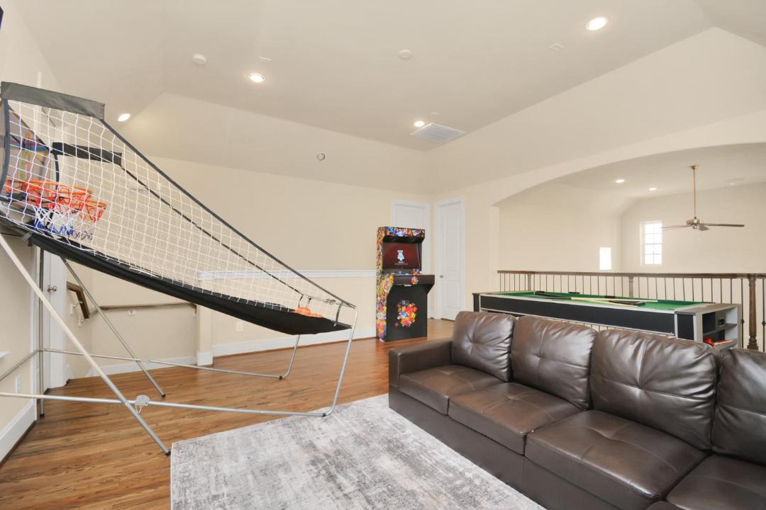 Photo of Livingroom in Spring Branch Central