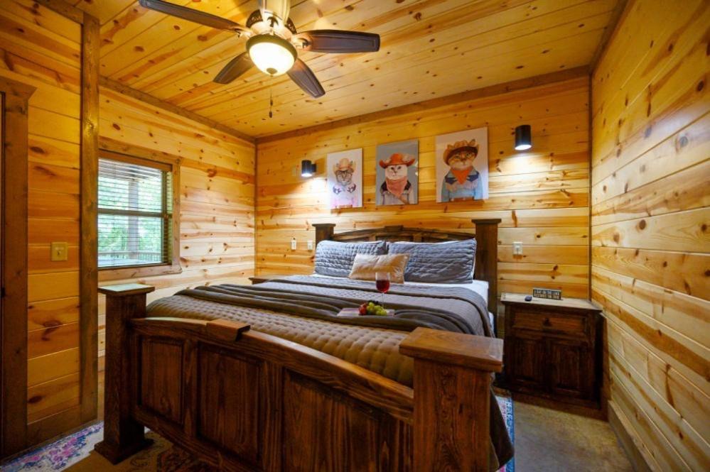 Photo of Bedroom in Hochatown