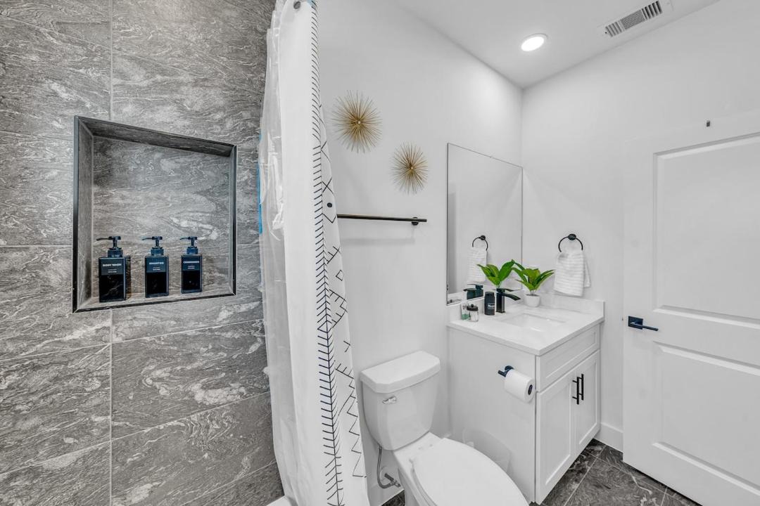 Photo of Bathroom in Garden Oaks