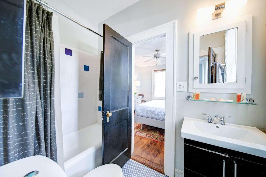 Photo of Bathroom in Cherry
