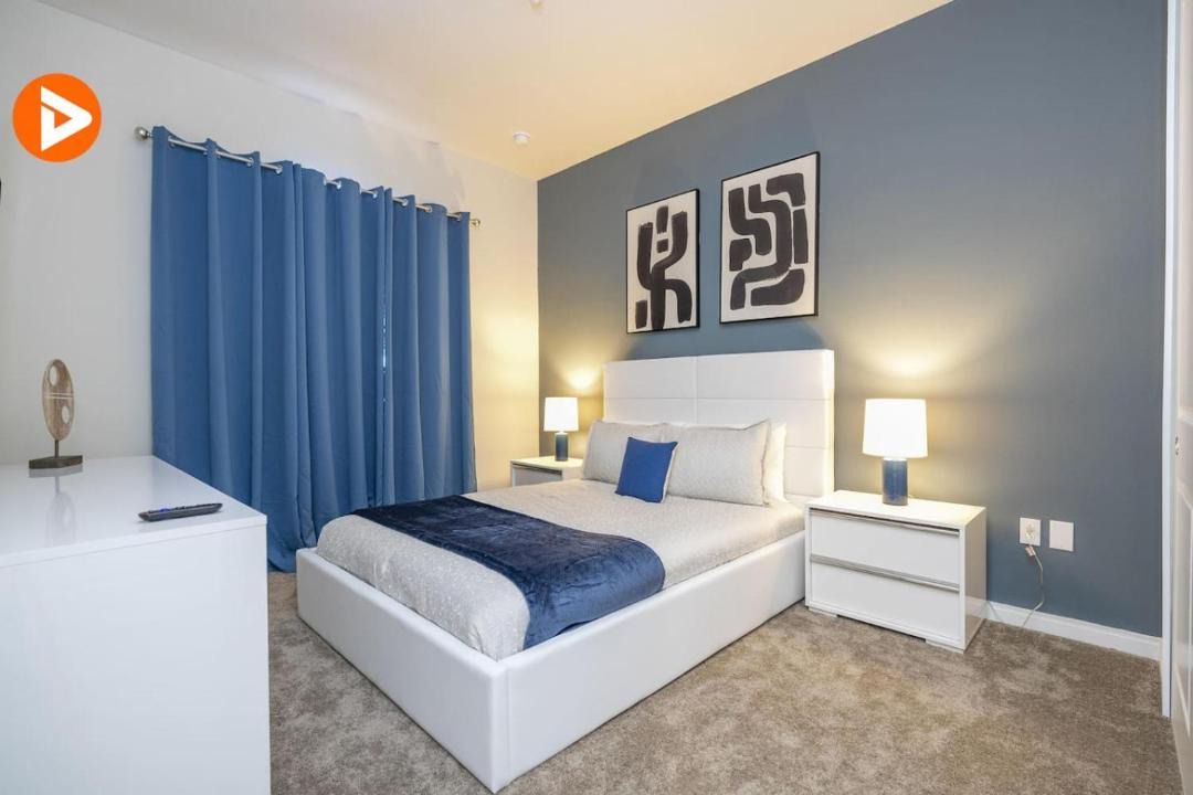 Photo of Bedroom in Bay Lake