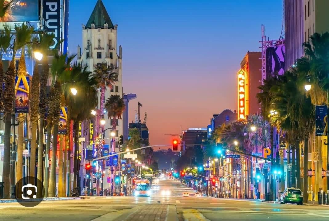 Photo of Others in Hollywood